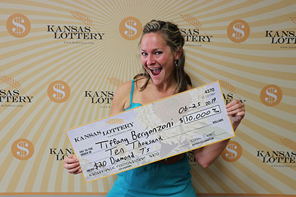 Tiffany Bergonzoni won $10,000 on the $20 Diamond 7’s instant scratch game.